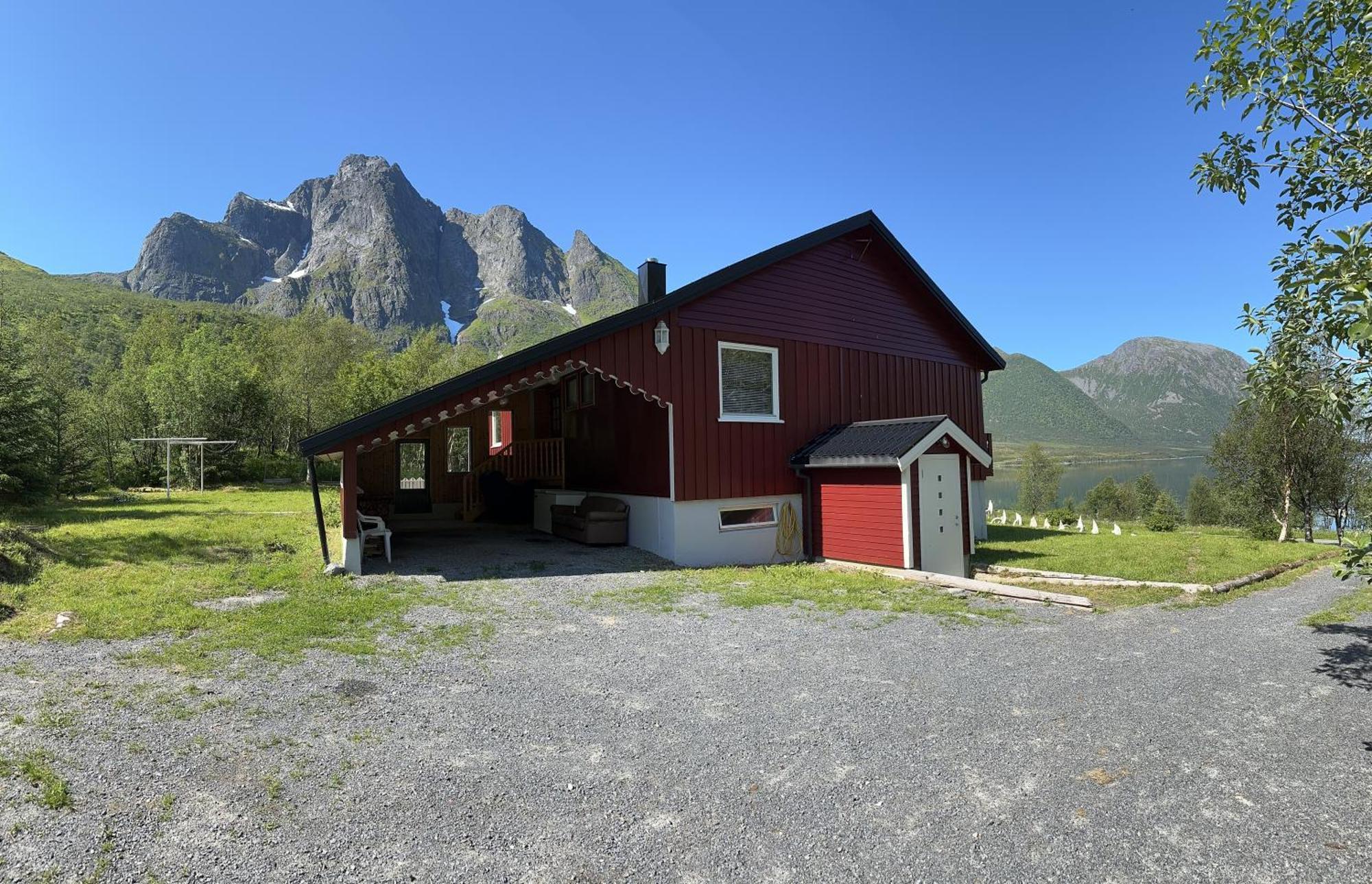 Lofoten Red Villa Laupstad Exterior foto