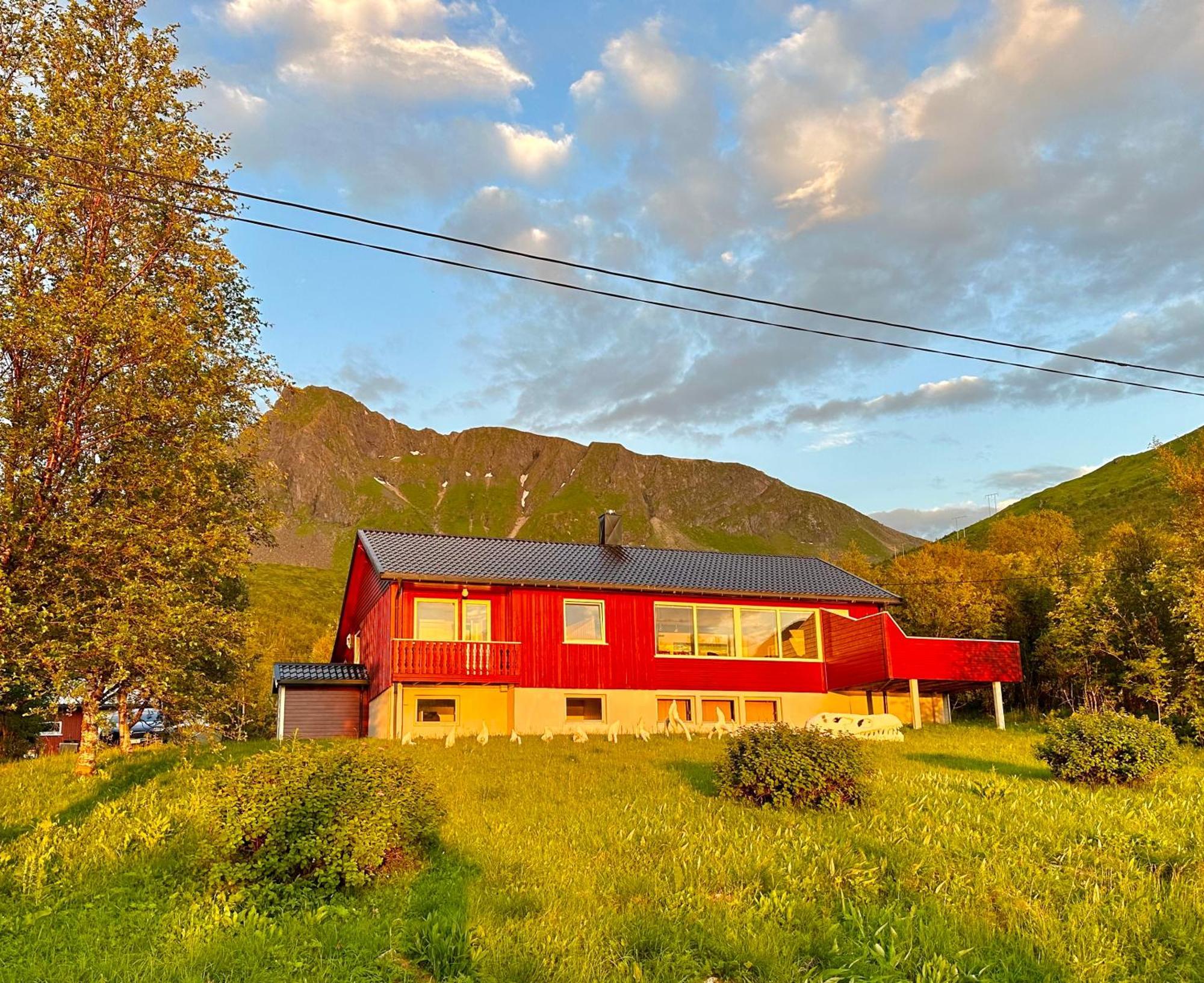 Lofoten Red Villa Laupstad Exterior foto